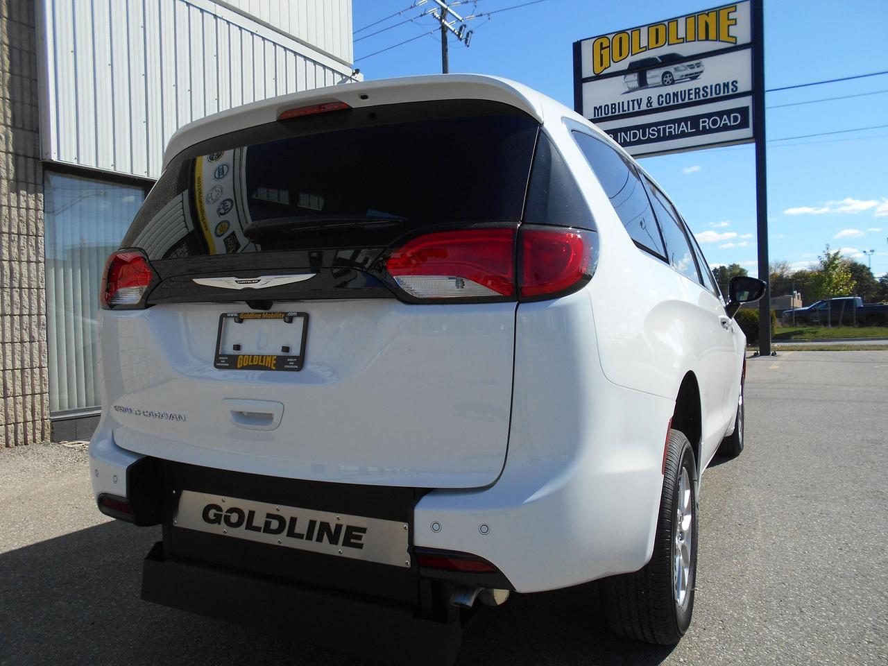 2026 Chrysler Grand Caravan SXT Photo3