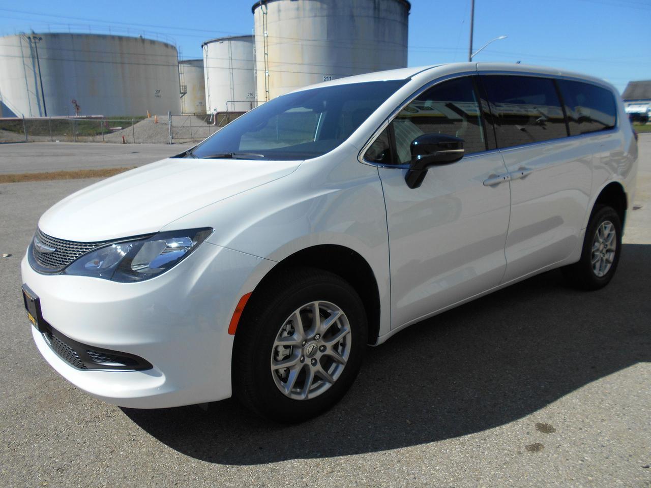 2026 Chrysler Grand Caravan SXT Photo