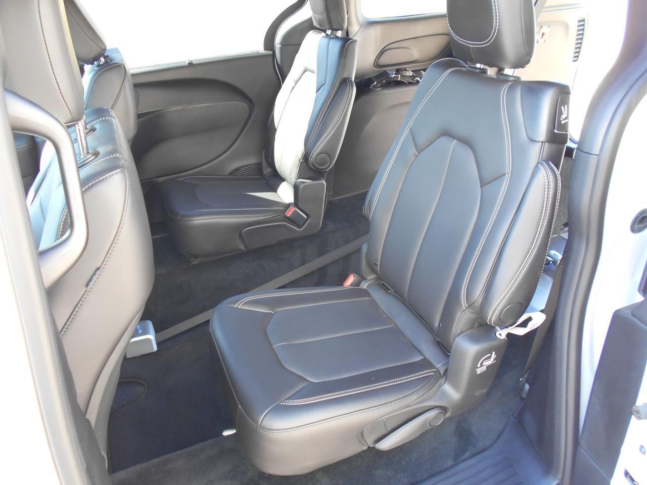 2026 Chrysler Grand Caravan SXT Photo