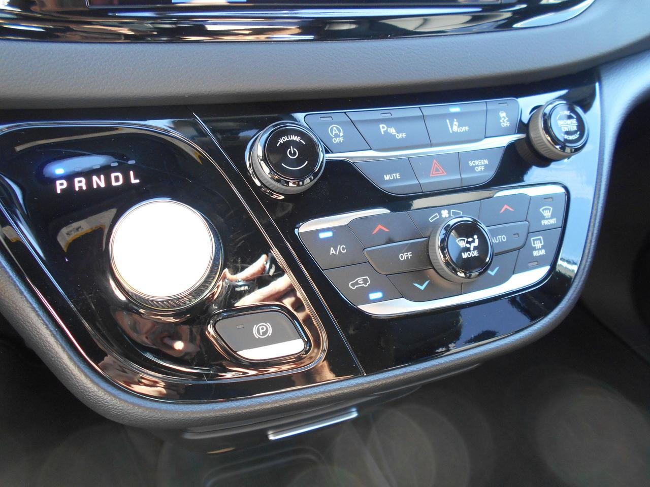 2026 Chrysler Grand Caravan SXT Photo