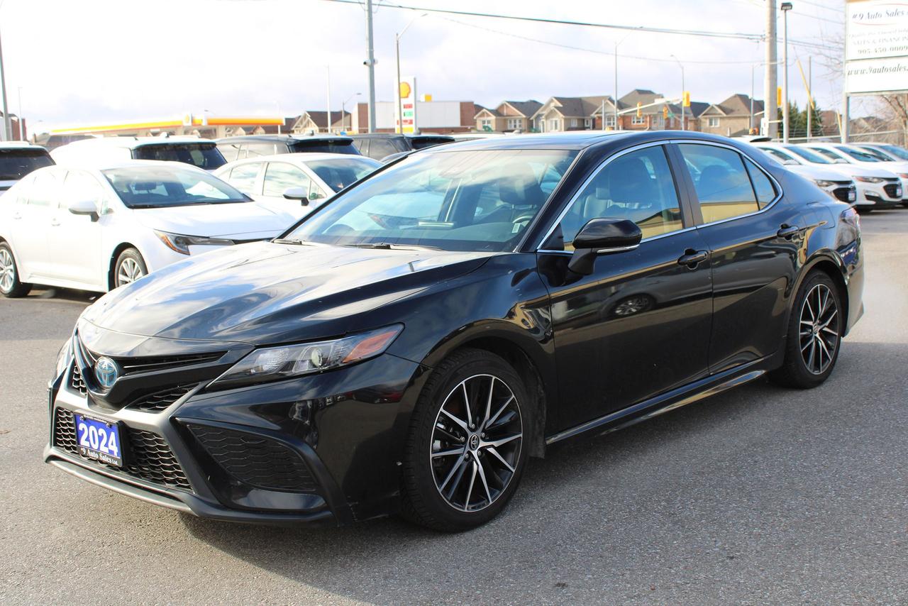 2024 Toyota Camry HYBRID SE Photo