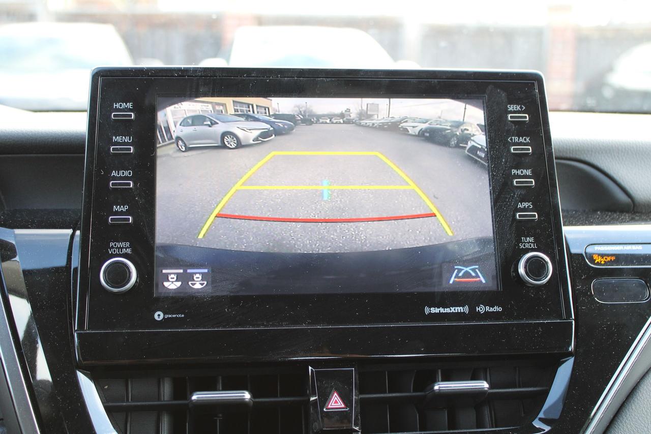 2024 Toyota Camry HYBRID SE Photo