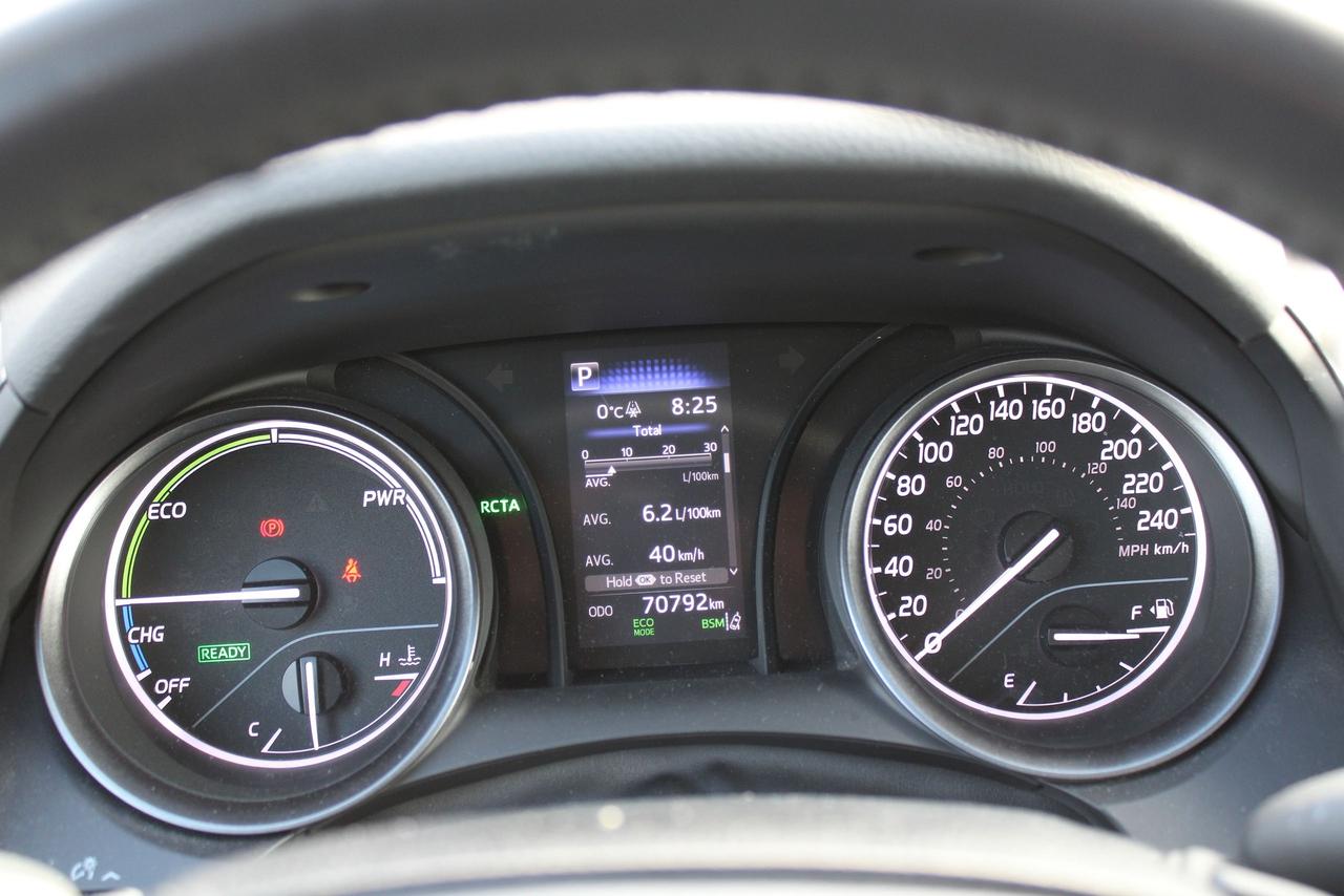 2024 Toyota Camry HYBRID SE Photo