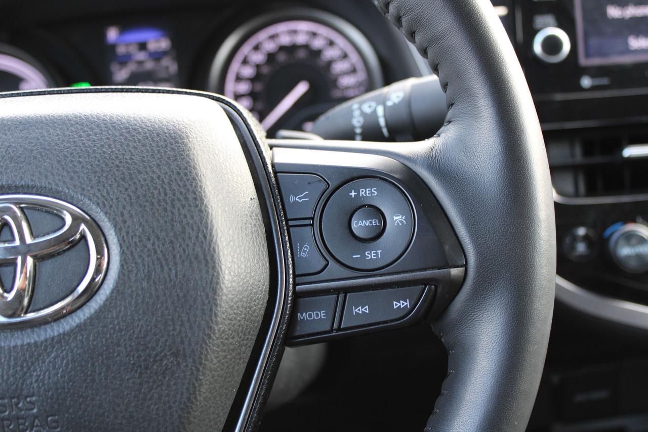 2024 Toyota Camry HYBRID SE Photo