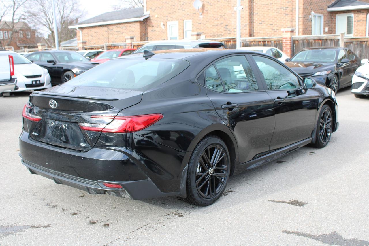 2025 Toyota Camry SE hybrid with sunroof Photo2
