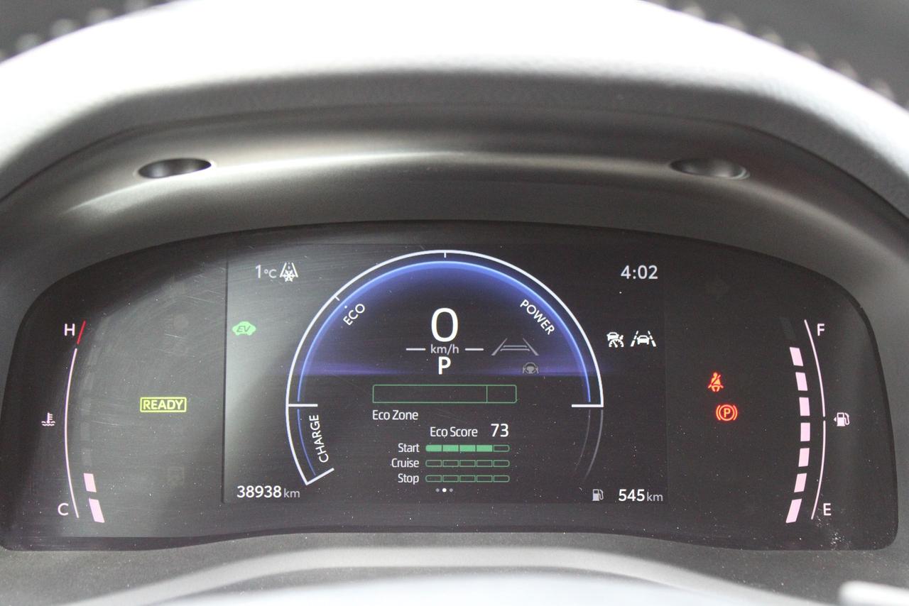 2025 Toyota Camry SE hybrid with sunroof Photo