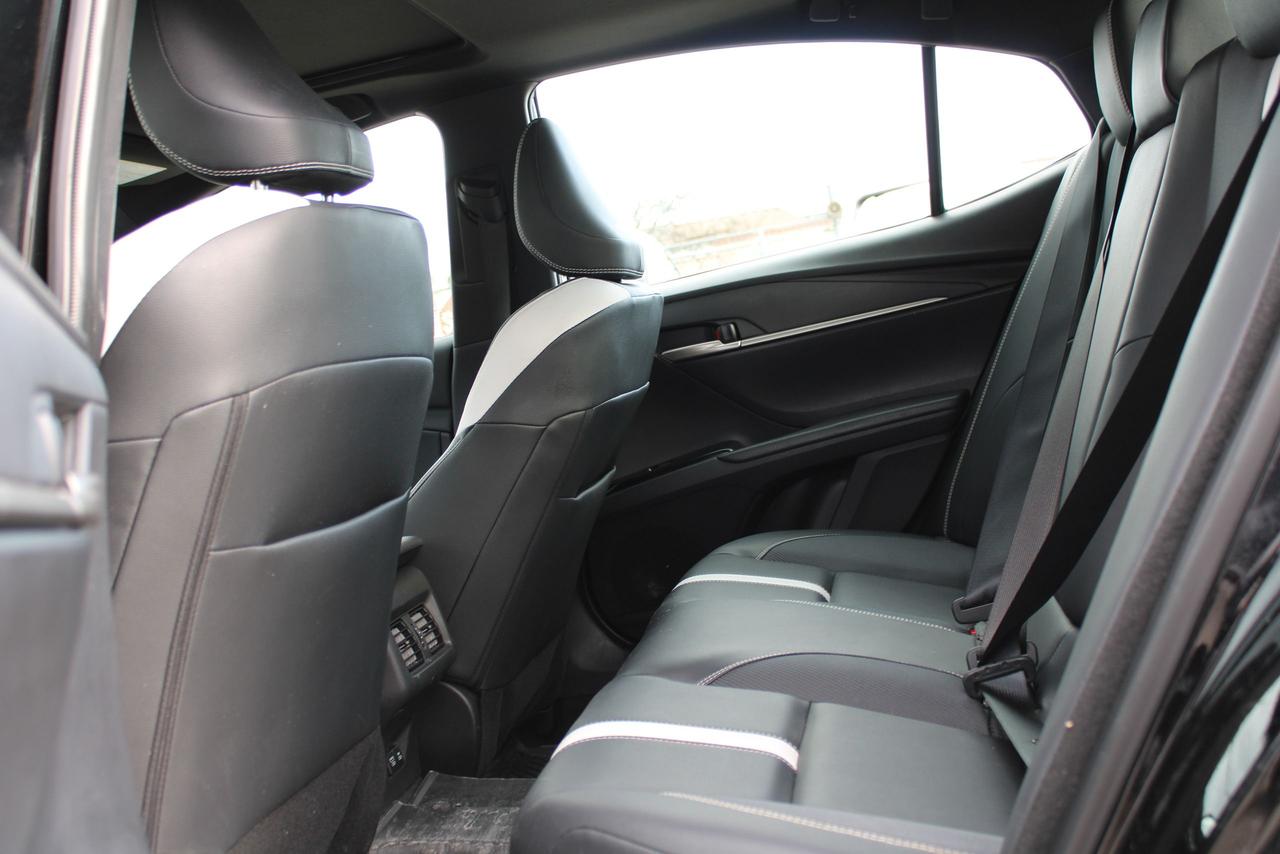 2025 Toyota Camry SE hybrid with sunroof Photo