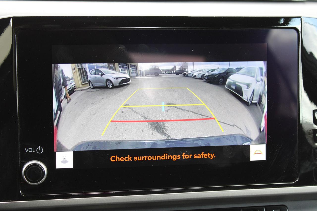 2025 Toyota Camry SE hybrid with sunroof Photo