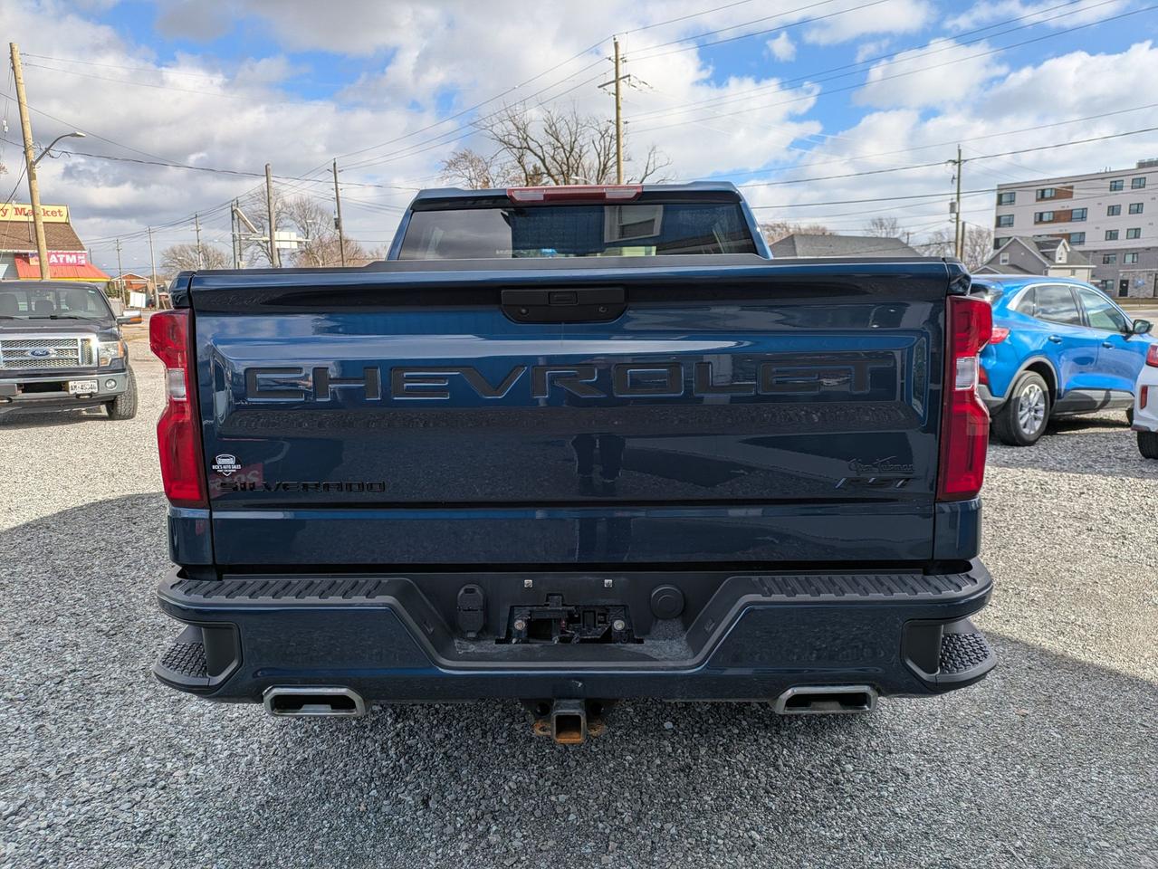 2021 Chevrolet Silverado 1500 4WD Crew Cab 147" RST Photo3