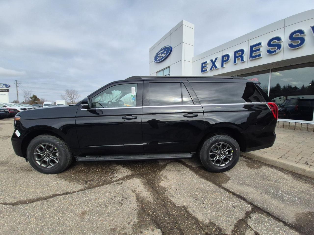 2026 Ford Expedition ACTIVE MAX, PANO ROOF, CO-PILOT 360 ASSIST 2.0 Photo