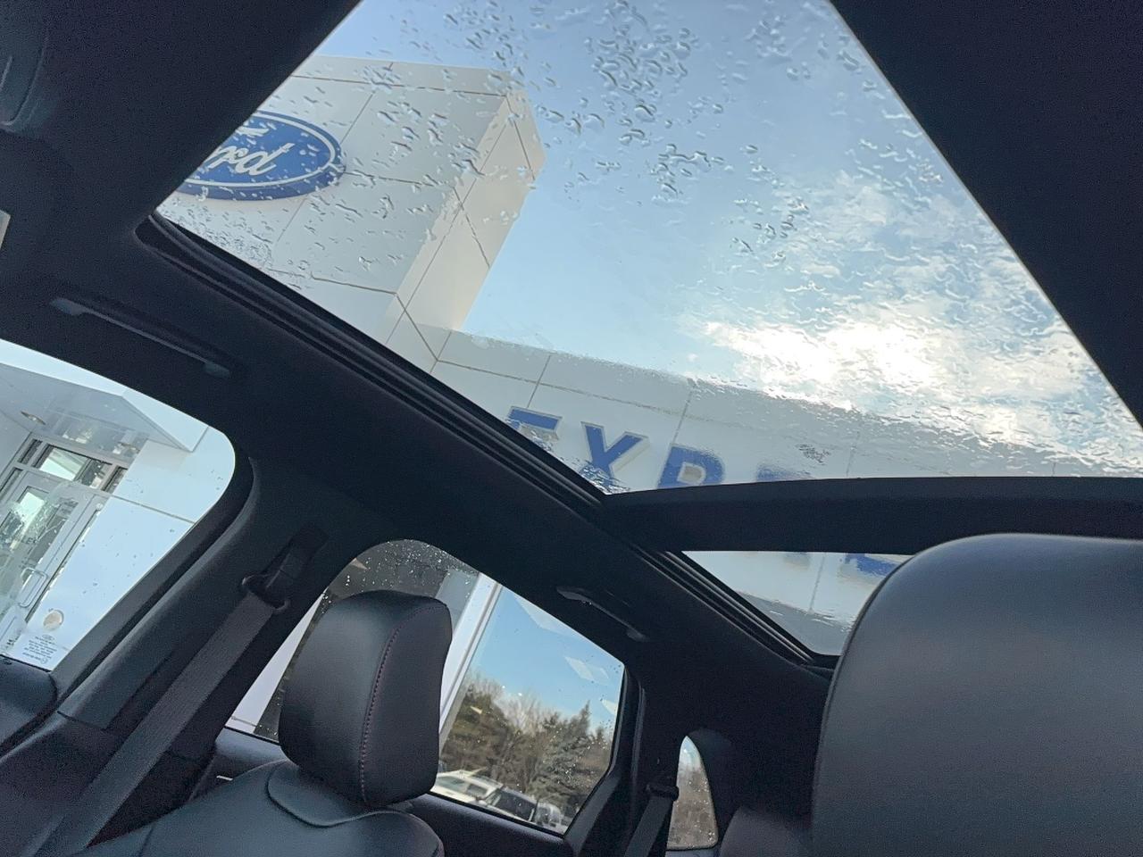 2024 Ford Edge ST-LINE, 2L, PANO ROOF, COPILOT PACK, HEATED WHEEL Photo