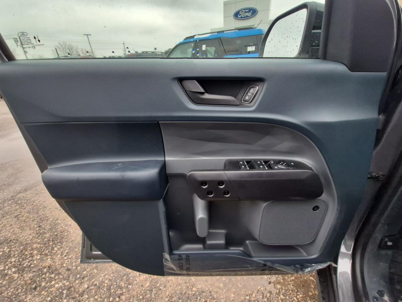 2026 Ford Maverick LARIAT, MOON ROOF, 4K TOW PKG, BLACK PKG Photo