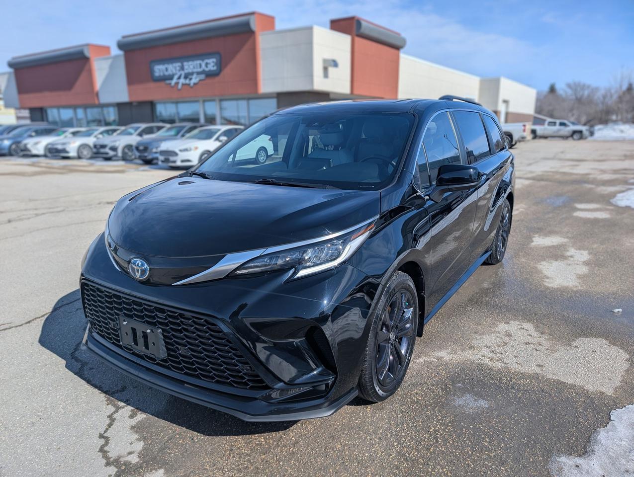 <p>Come finance this vehicle with us. Apply on our website stonebridgeauto.com&nbsp;<br>&nbsp;<br>2022 Toyota Sienna Hybrid with 155213km. 2.5L 4 cylinder FWD. Clean title and safetied. Manitoba vehicle. 1 owner.&nbsp;</p><p>Leather interior<br>Heated steering<br>Heated seats<br>Tri climate control<br>Adaptive cruise control<br>Blind spot monitoring&nbsp;<br>Navigation&nbsp;<br>Lane keep assist<br>Power sliding doors<br>Power liftgate&nbsp;</p><p>We take trades! Vehicle is for sale in Steinbach by STONE BRIDGE AUTO INC. Dealer #5000 we are a small business focused on customer satisfaction. Text or call before coming to view and ask for sales</p>