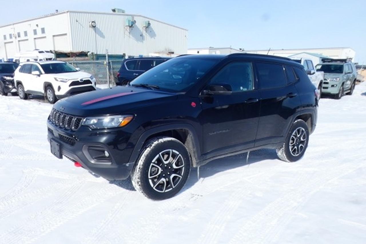 2024 Jeep Compass Trailhawk 4x4 w/Htd L.wrap, pano S/R, NAV, BUC - Photo #1