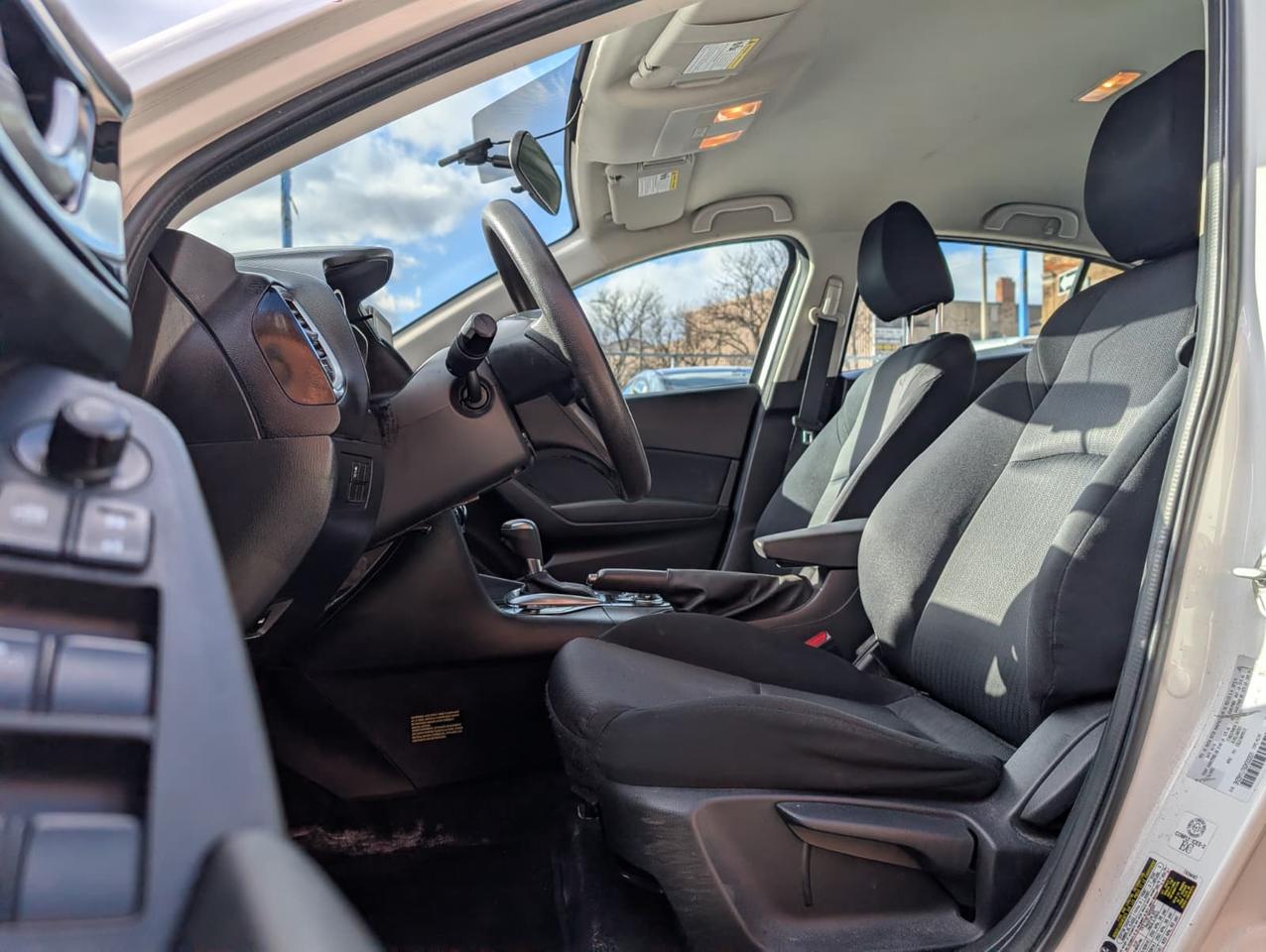 2016 Mazda MAZDA3 GX Photo