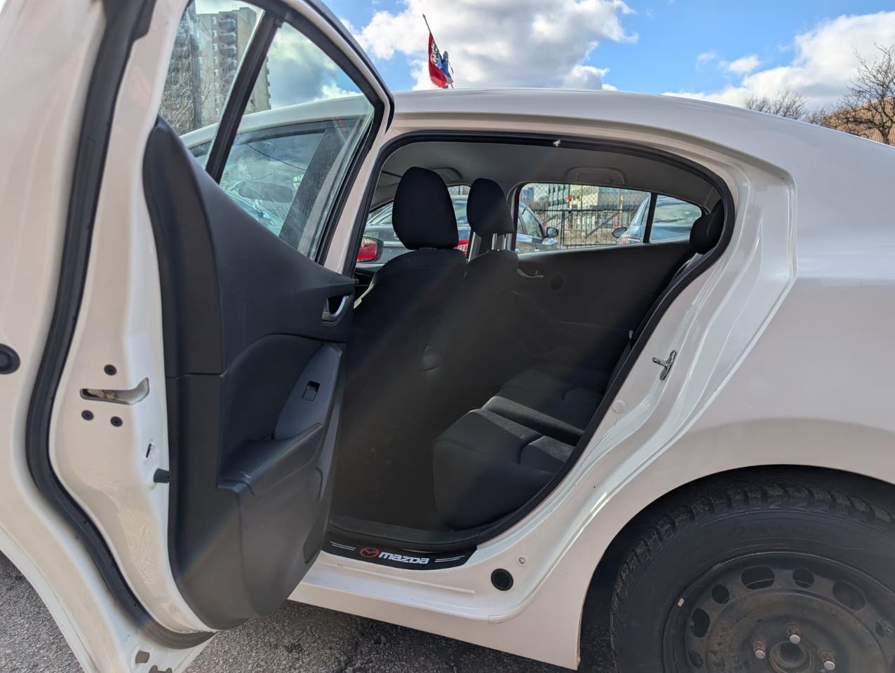 2016 Mazda MAZDA3 GX Photo