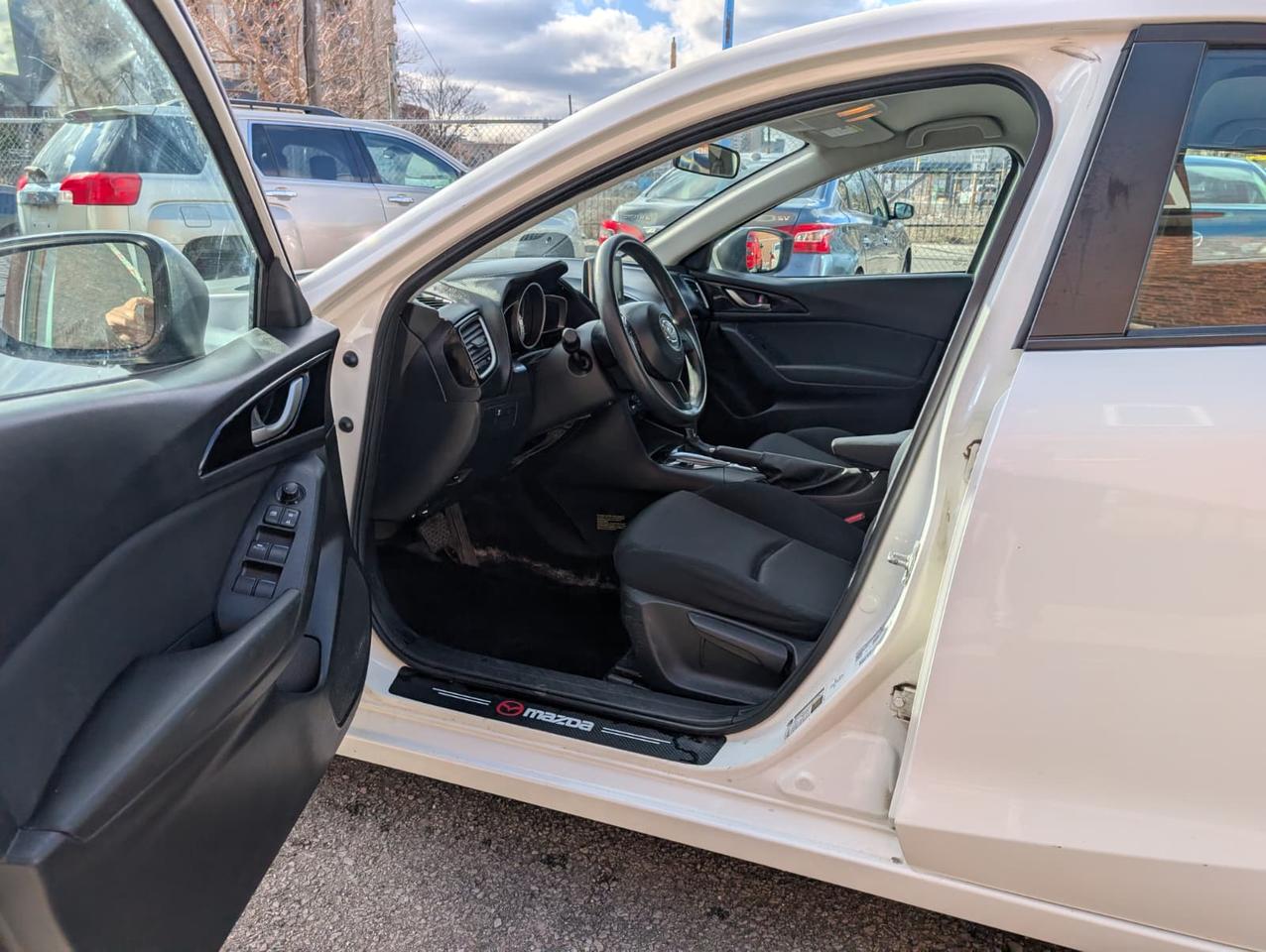 2016 Mazda MAZDA3 GX Photo