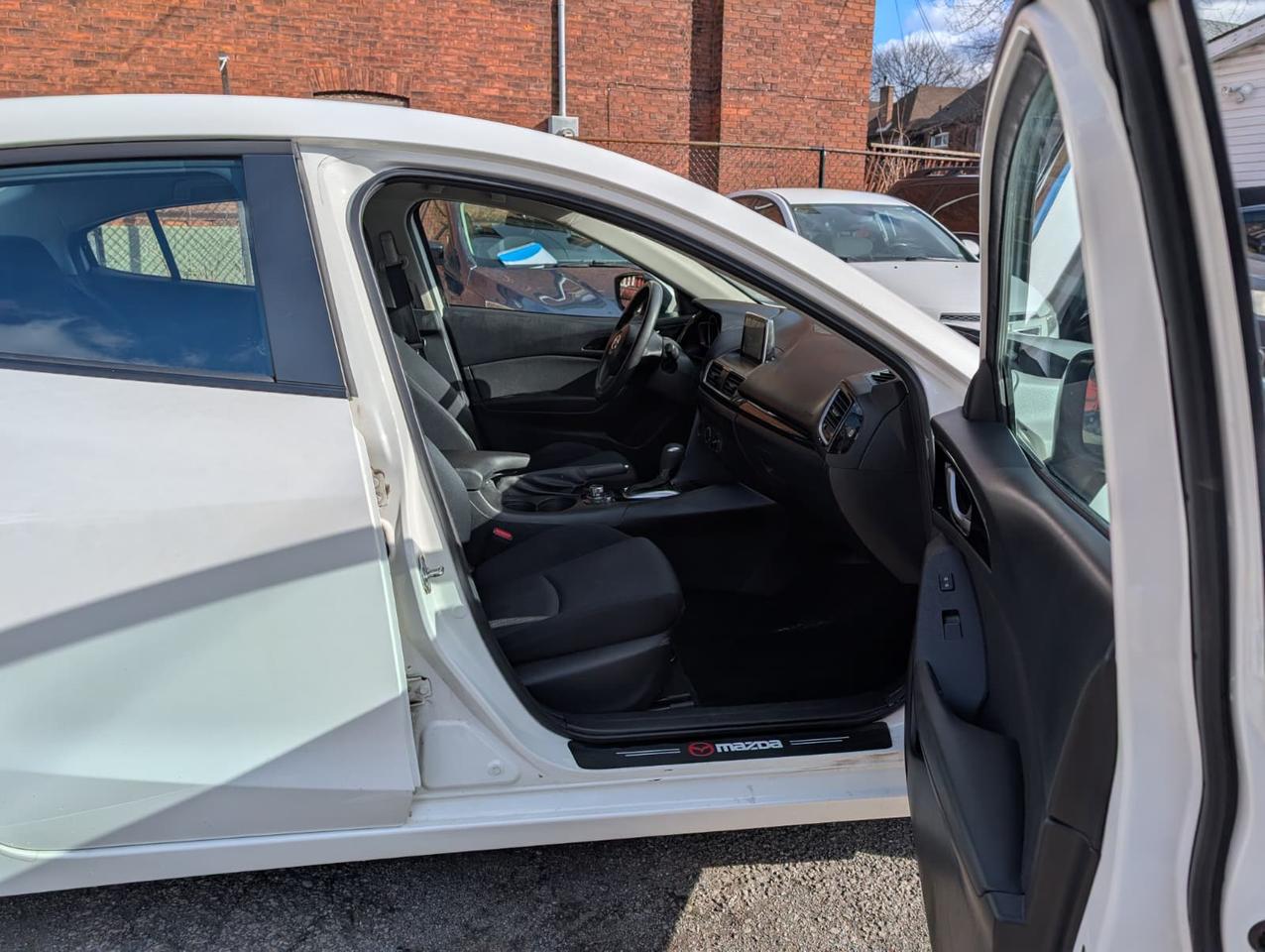 2016 Mazda MAZDA3 GX Photo