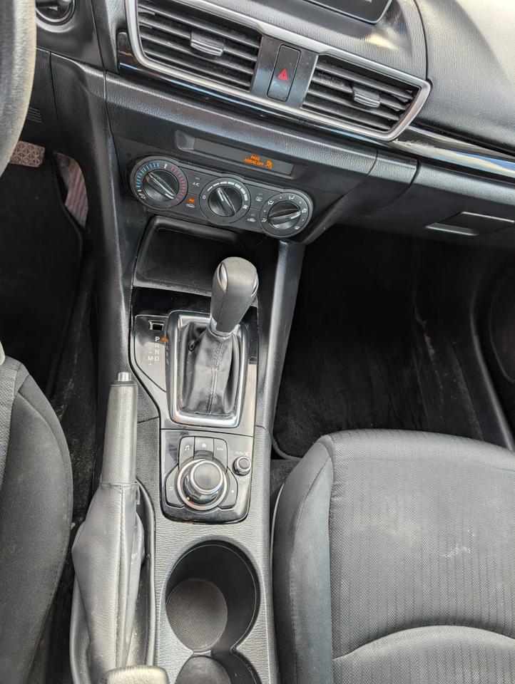 2016 Mazda MAZDA3 GX Photo