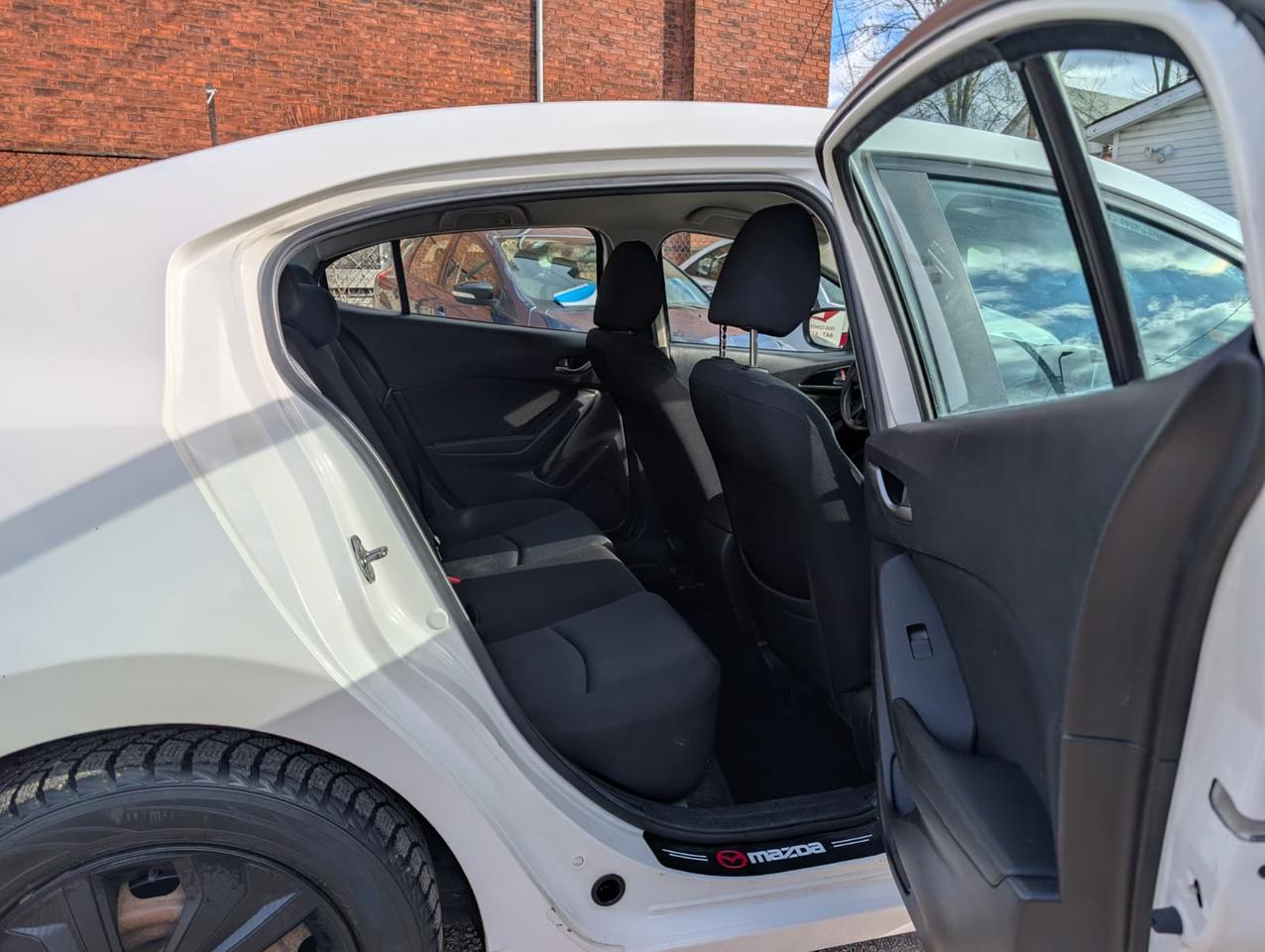 2016 Mazda MAZDA3 GX Photo