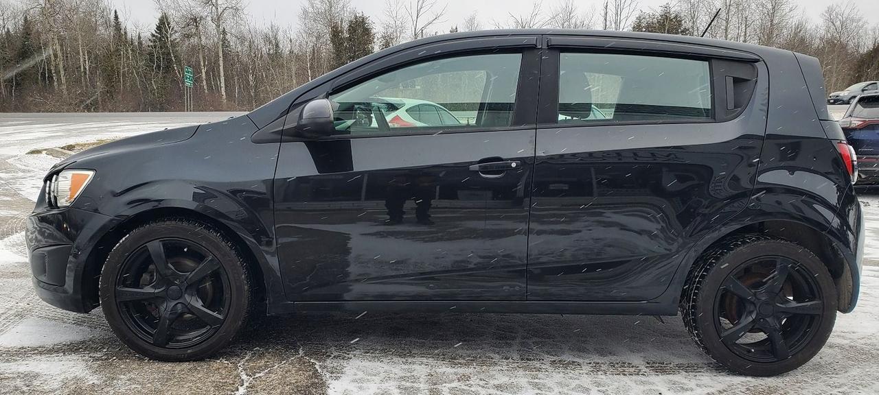 2015 Chevrolet Sonic LS Photo