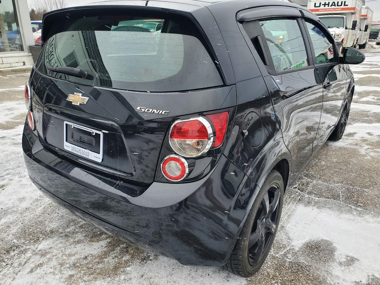 2015 Chevrolet Sonic LS Photo