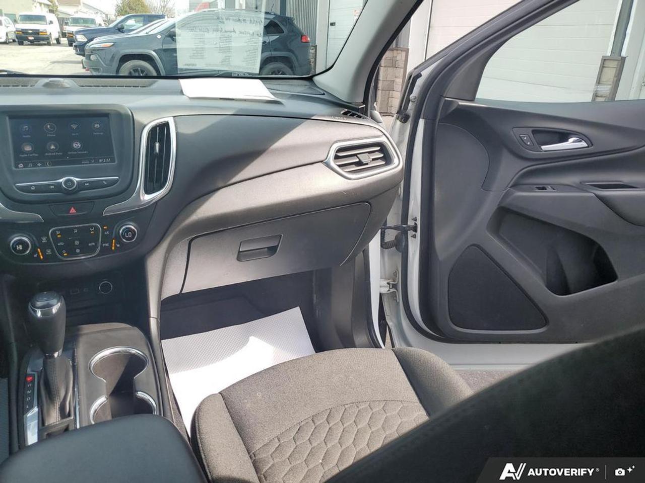 2020 Chevrolet Equinox LT w/2FL-REMOTE START-REAR CAMERA-PWR LIFTGATE- Photo