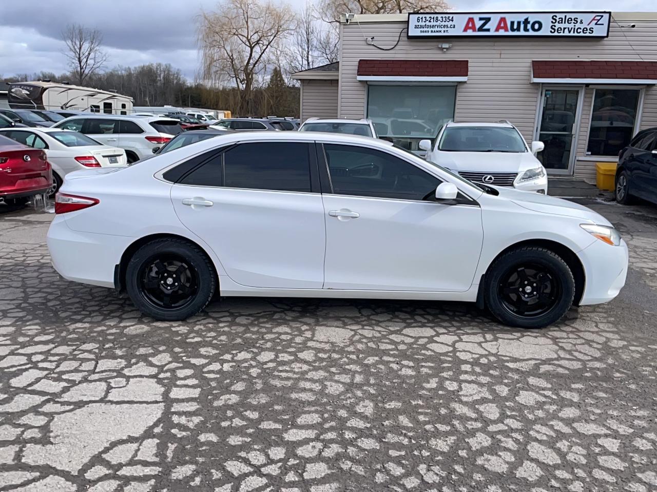 2015 Toyota Camry LE Photo