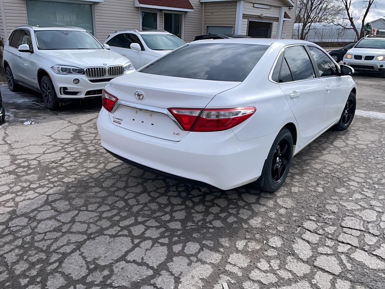 2015 Toyota Camry LE Photo