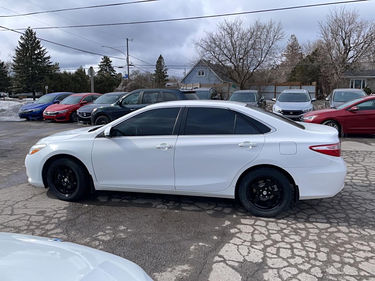 2015 Toyota Camry LE Photo
