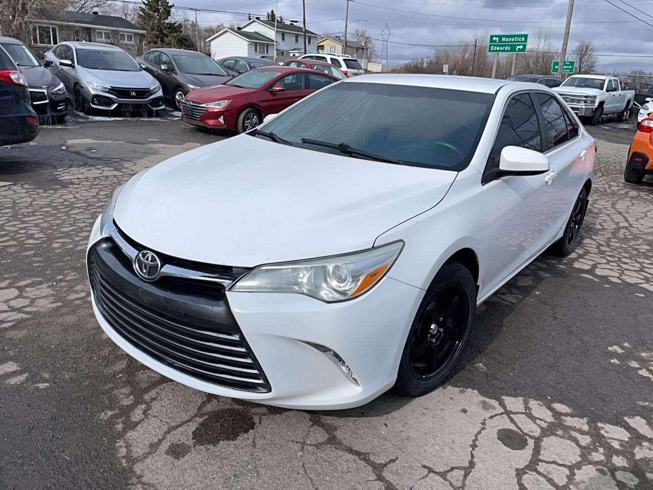 2015 Toyota Camry LE Photo