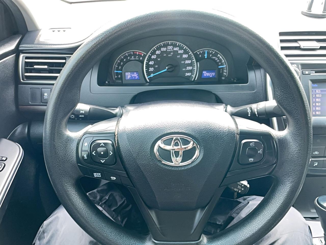 2015 Toyota Camry LE Photo