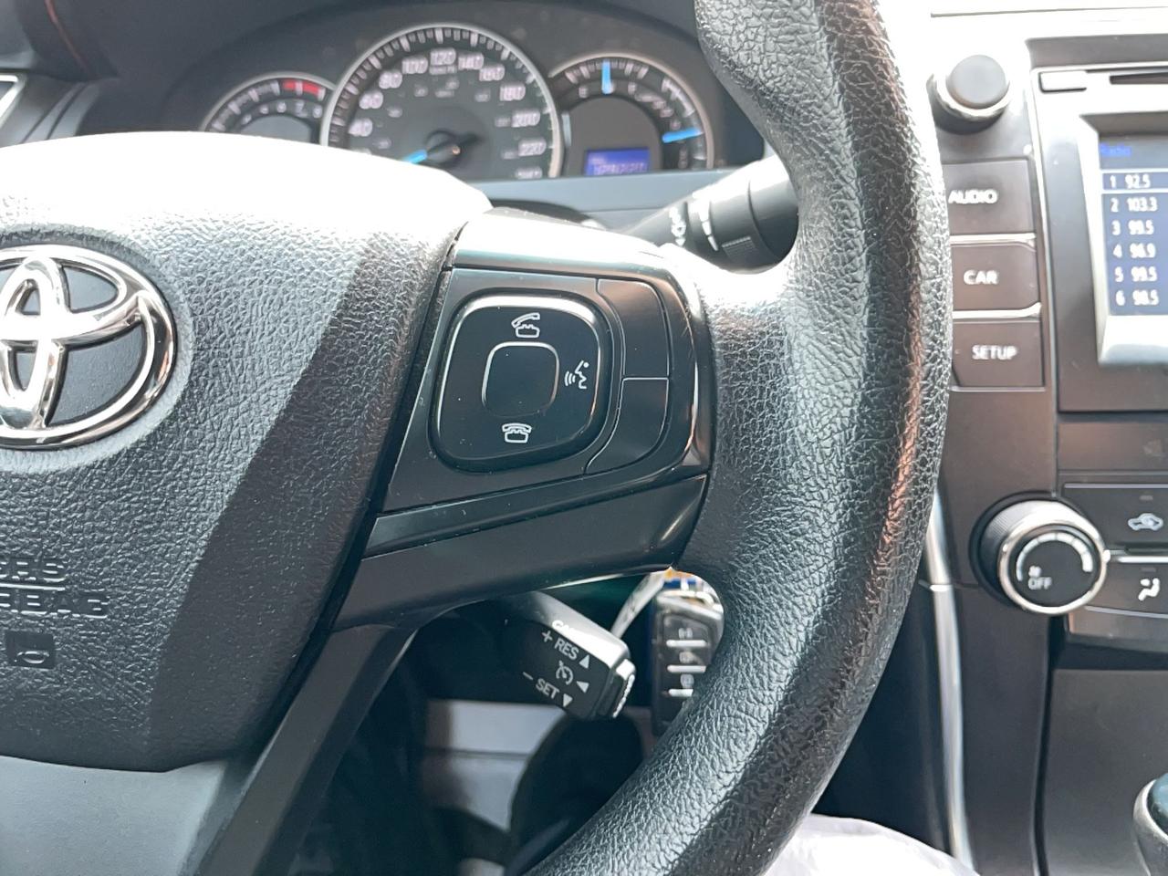 2015 Toyota Camry LE Photo