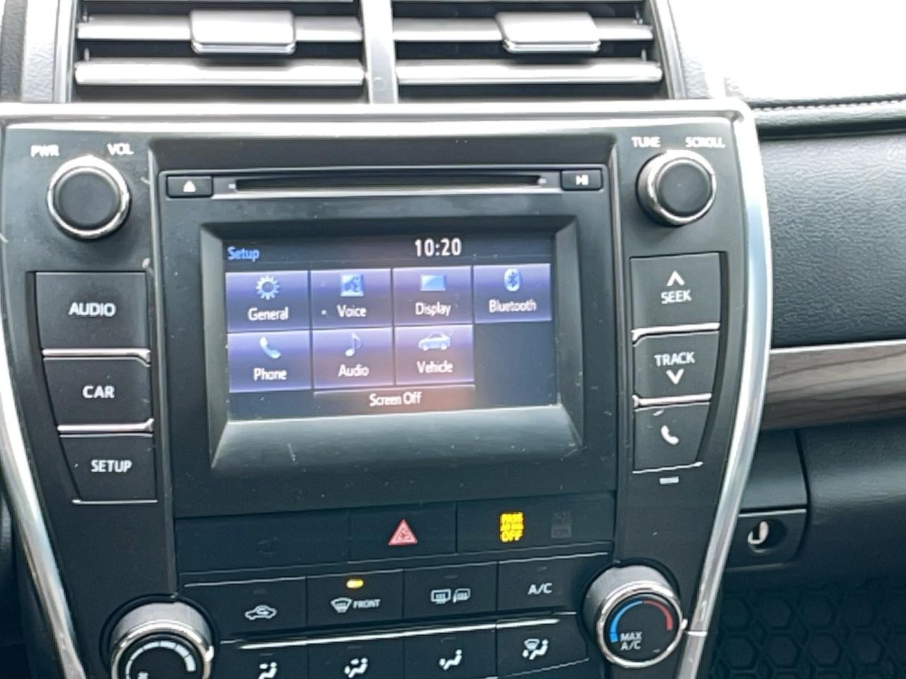 2015 Toyota Camry LE Photo