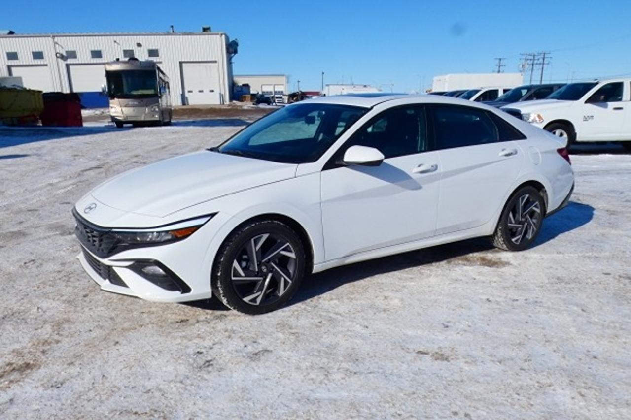 2025 Hyundai Elantra Preferred IVT w/Tech Pkg, Htd cloth, S/R, NAV, BUC - Photo #1