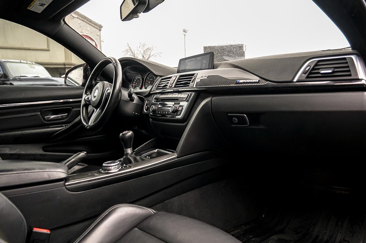 2016 BMW M4 COUPE |MANUAL GEAR|HUD|CARBON FIBER|NAVI|CAM Photo