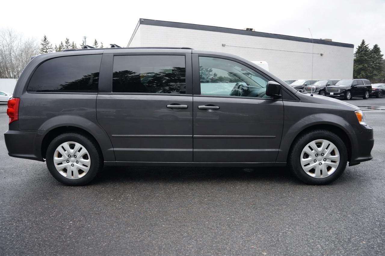 2016 Dodge Grand Caravan SXT Photo3