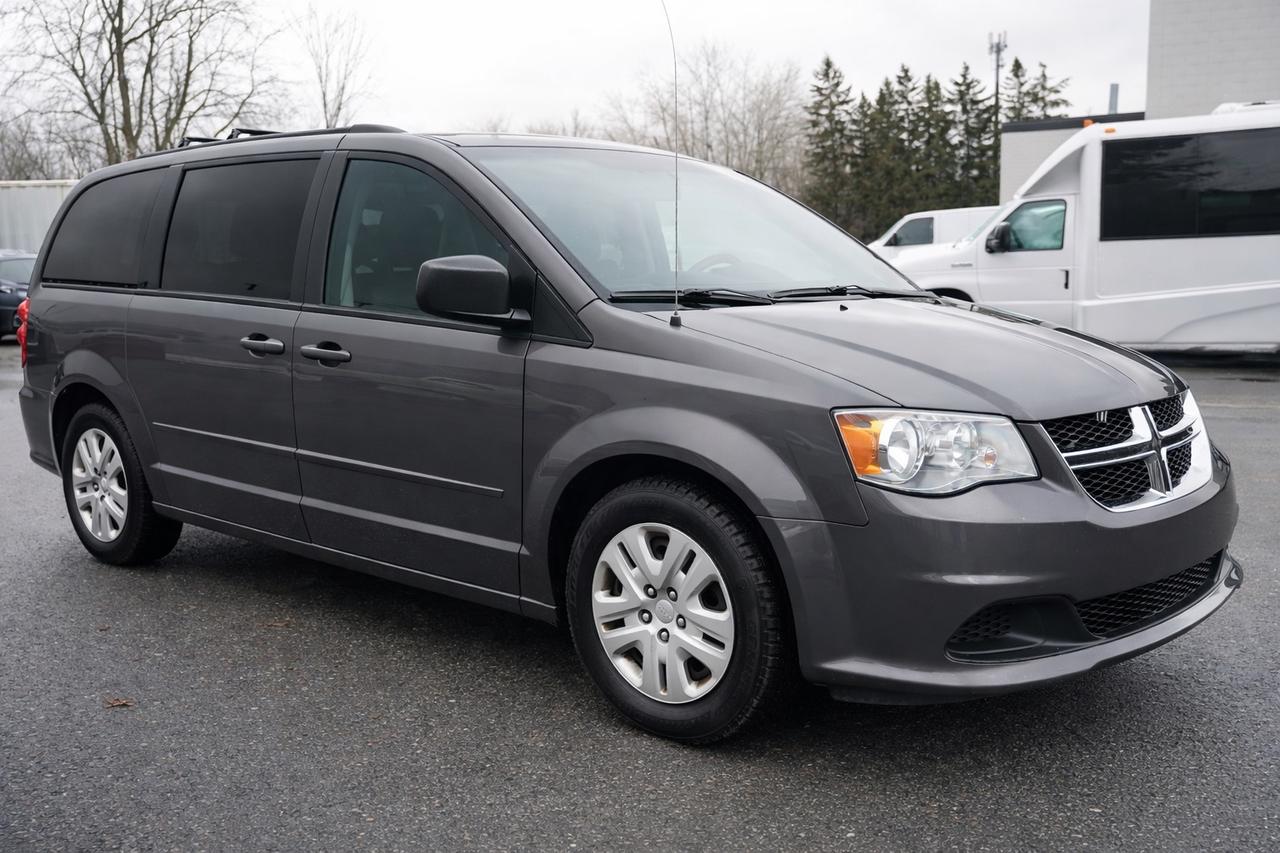 2016 Dodge Grand Caravan SXT Photo