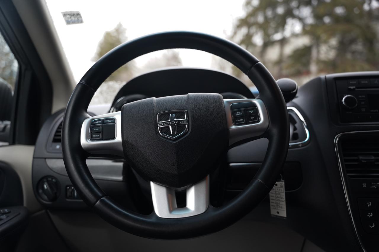 2016 Dodge Grand Caravan SXT Photo