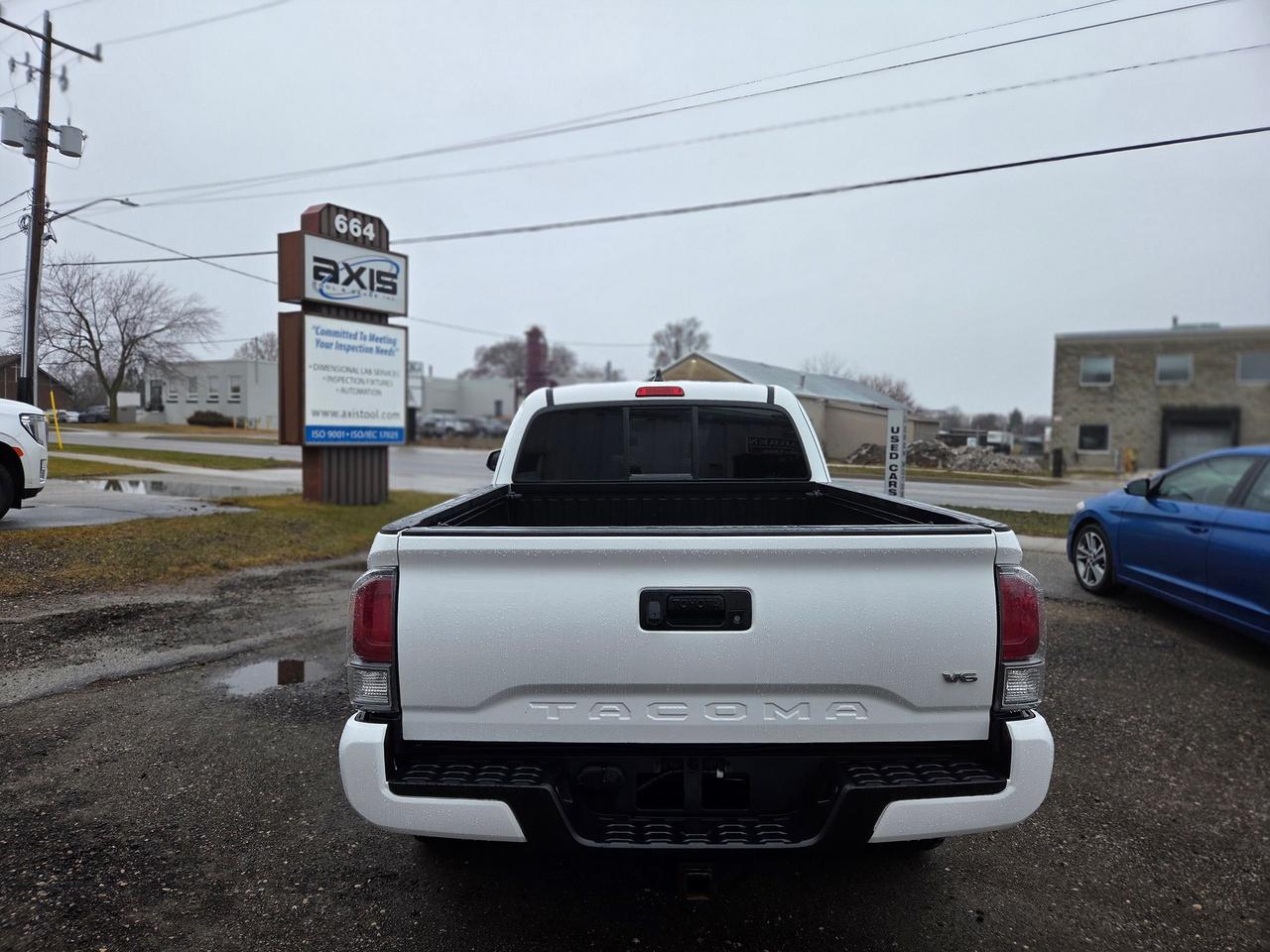 2020 Toyota Tacoma TRD Off Road Photo3