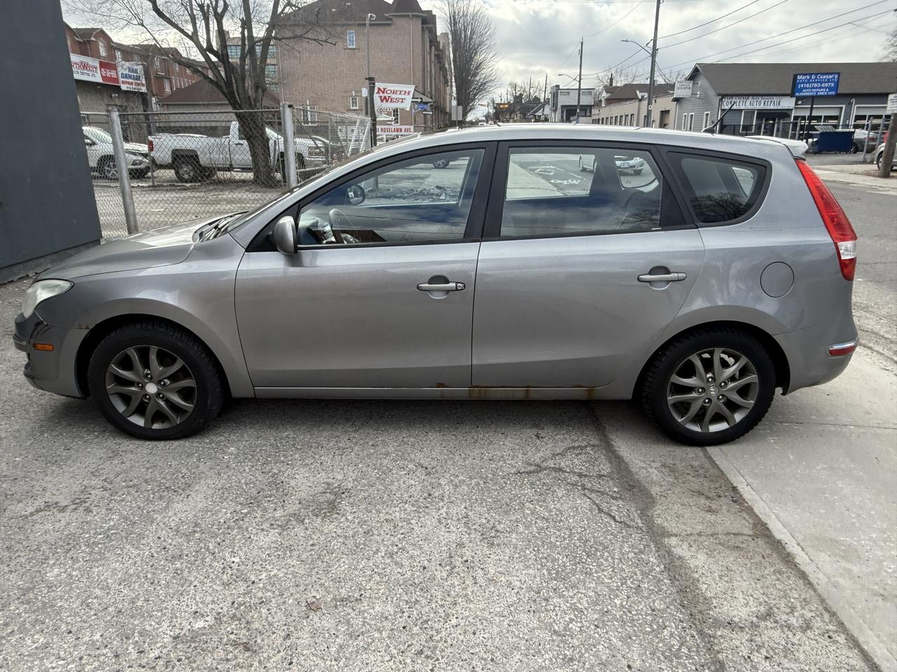 2012 Hyundai Elantra Touring GLS Photo