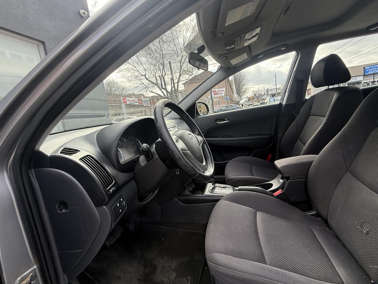 2012 Hyundai Elantra Touring GLS Photo