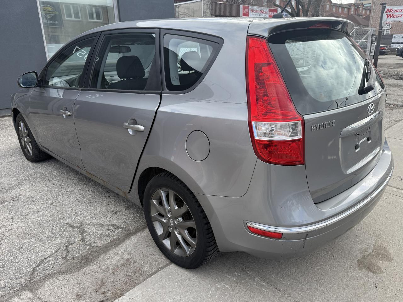 2012 Hyundai Elantra Touring GLS Photo