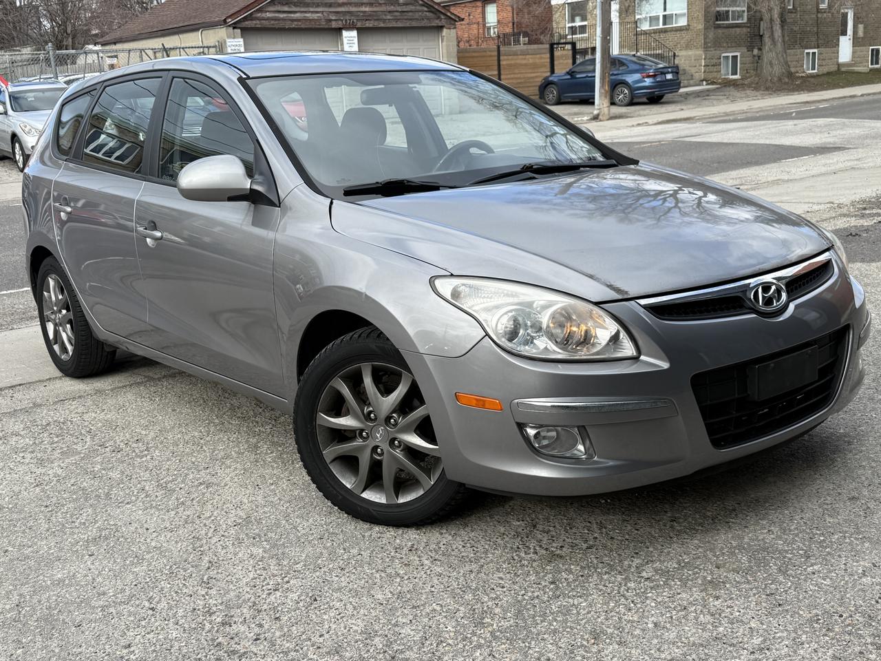 2012 Hyundai Elantra Touring GLS Photo2