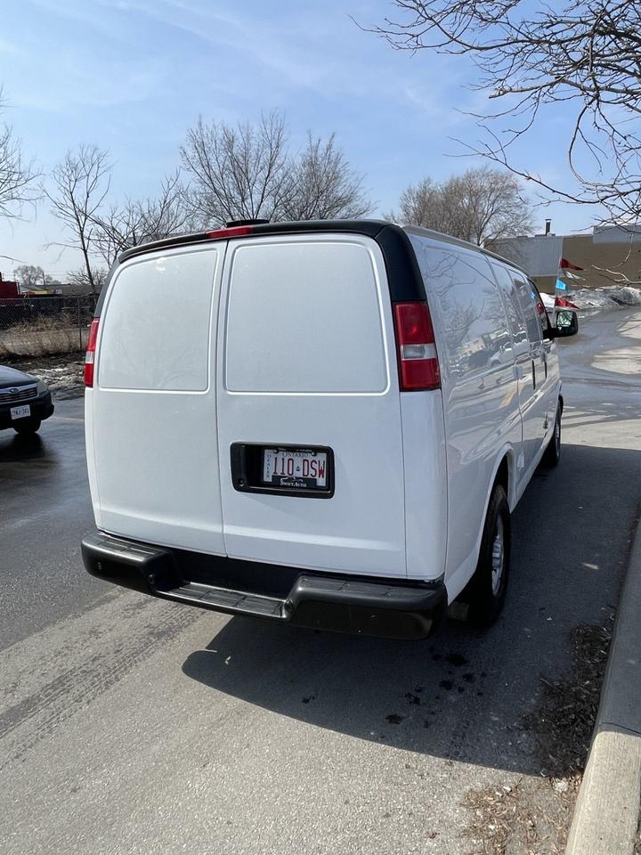 2016 Chevrolet Express Cargo Van HEAVY DUTY    NO WINDOWS ALL AROUND Photo3