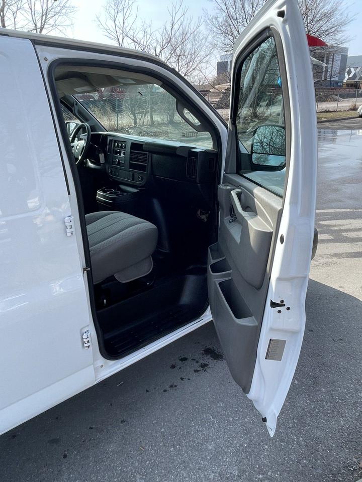 2016 Chevrolet Express Cargo Van HEAVY DUTY    NO WINDOWS ALL AROUND Photo