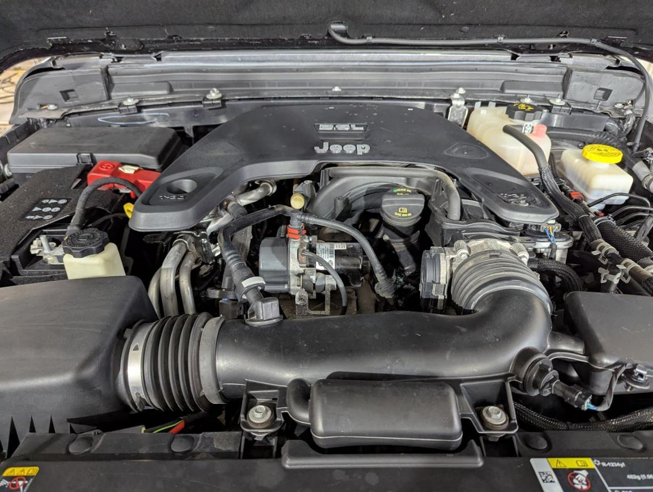 2021 Jeep Wrangler Sport WITH 3.6L V6 ENGINE!! Photo