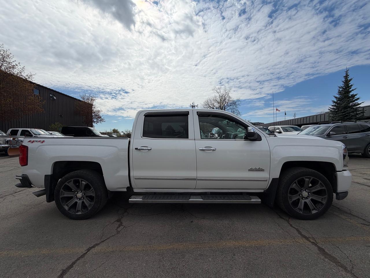 2017 Chevrolet Silverado 1500 High Country 143.5" Crew 4x4 Photo
