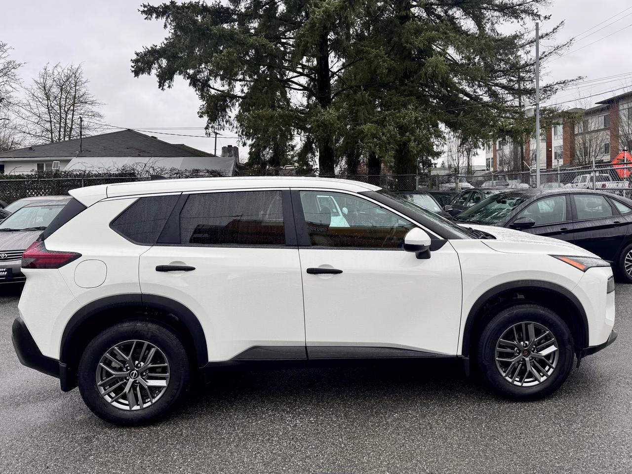 2022 Nissan Rogue FINANCING AVAILABLE Photo4