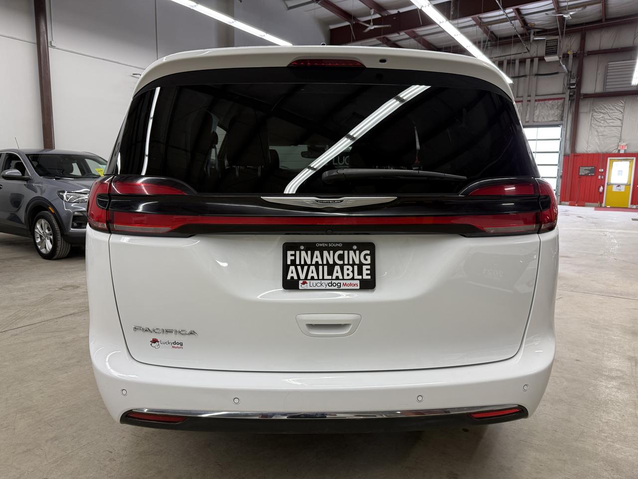 2023 Chrysler Pacifica Touring L Photo